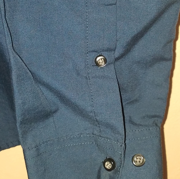 Shirt - Picture 4 of 6